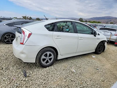 2015 TOYOTA PRIUS TWO, фото 3, лот 10510428