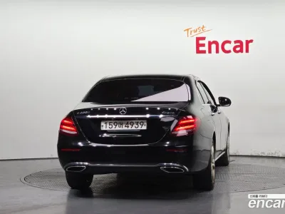 2017 Mercedes-Benz E-Class E220d 4MATIC Avantgarde, фото 4, лот 10167687
