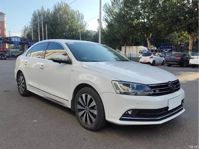 2015 Volkswagen Sagitar 230TSI Automatic Luxury, фото 3, лот 10414237