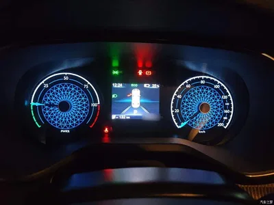 2022 Hongqi E-QM5 431km Charging Enjoyment Edition, фото 4, лот 10615731