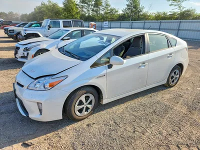 2015 TOYOTA PRIUS TWO, фото 1, лот 10581204