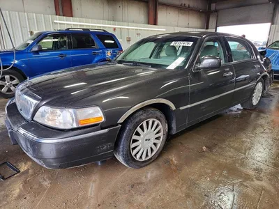 2005 LINCOLN TOWN CAR SIGNATURE, фото 1, лот 10653734