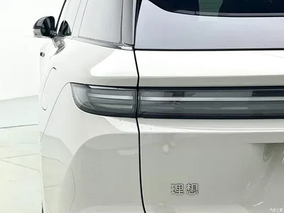 2025 Li Auto i6 2WD Base Model, фото 2, лот 11182010