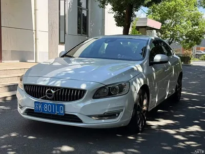 2018 Volvo S60 S60L T3 Momentum, фото 1, лот 10364435