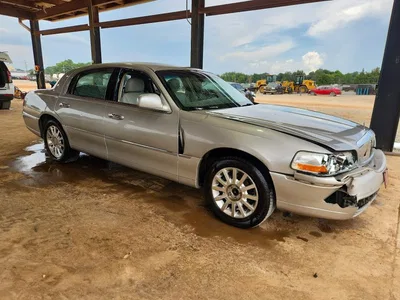 2006 LINCOLN TOWN CAR SIGNATURE, фото 4, лот 10660328