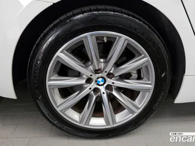 2019 BMW 5-Series 520i Luxury, фото 4, лот 10047279