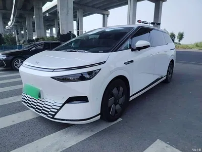 2024 XPeng X9 610 Long Range Pro, фото 2, лот 10377386