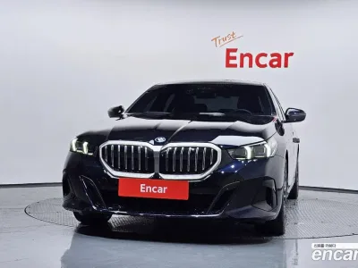2025 BMW 5-Series 530e M Sport, фото 2, лот 10054562