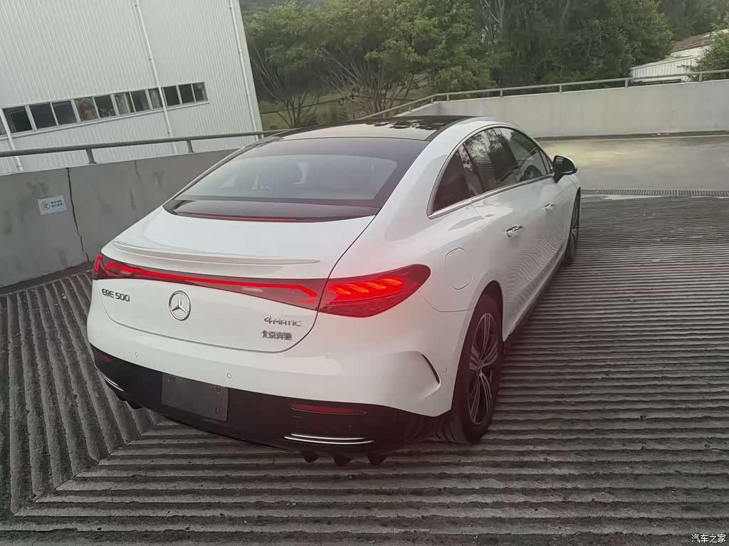 2025 Mercedes-Benz EQE Model 500 4MATIC Luxury Edition, фото 4, лот 11205361