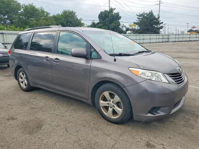 2014 TOYOTA SIENNA LE, фото 4, лот 10546025