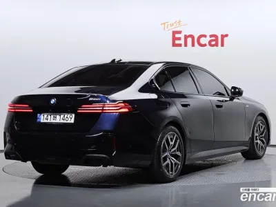 2024 BMW 5-Series 520i M Sport, фото 2, лот 10071398