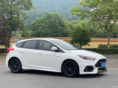 2015 Ford Focus Hatchback 1.6L Manual Trend, фото 3, лот 11110981