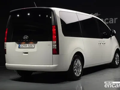 2025 Hyundai Staria 4WD Tourer 9-Seater, фото 2, лот 10401946