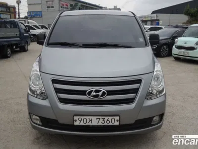 2017 Hyundai Starex 3-Seater VAN, фото 2, лот 10191577