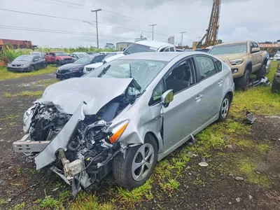 2015 TOYOTA PRIUS TWO, фото 1, лот 10521180