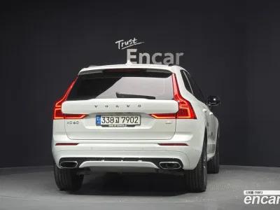 2021 Volvo XC60 T8 R-Design, фото 4, лот 10128218