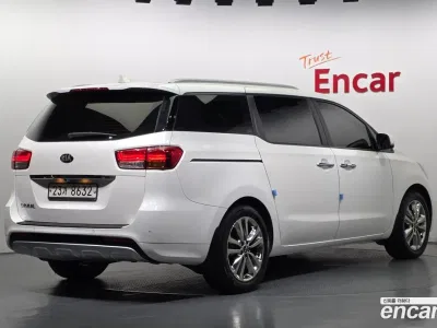 2015 Kia Canival 9-seater Prestige, фото 2, лот 10664443