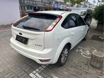 2013 Ford Focus Hatchback Classic 1.8L Manual Base, фото 4, лот 11058608
