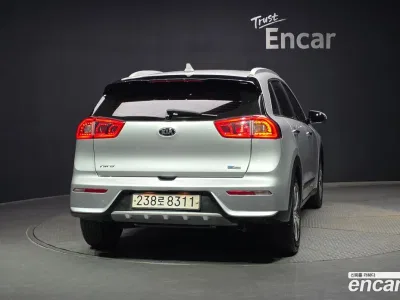 2018 Kia Niro Prestige, фото 4, лот 10114441