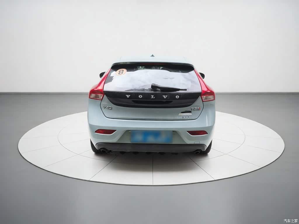 2018 Volvo V40 T3 R-Design Edition, фото 3, лот 11217639