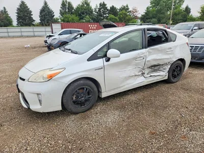 2013 TOYOTA PRIUS TWO, фото 1, лот 10545635
