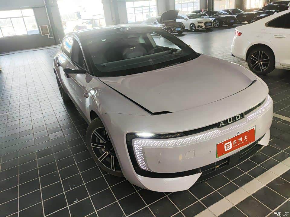 2025 Audi E5 Sportback 300kw 2WD, фото 2, лот 10671246