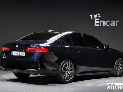 2026 BMW 5-Series 520i M Sport, фото 1, лот 10179187