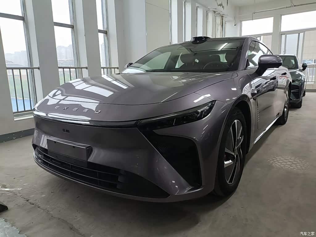 2025 Exeed Exlantix ES Range Extender Max Urban Assist, фото 2, лот 10454350