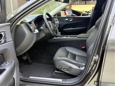2018 Volvo XC60 T5 AWD Momentum Edition, фото 4, лот 10362876