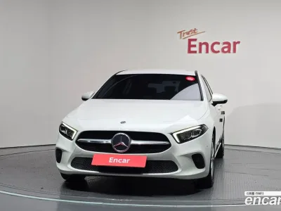 2019 Mercedes-Benz A-Class A220 Hatchback, фото 3, лот 10205473