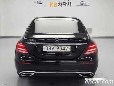 2017 Mercedes-Benz E-Class E220d Avantgarde, фото 3, лот 10065941