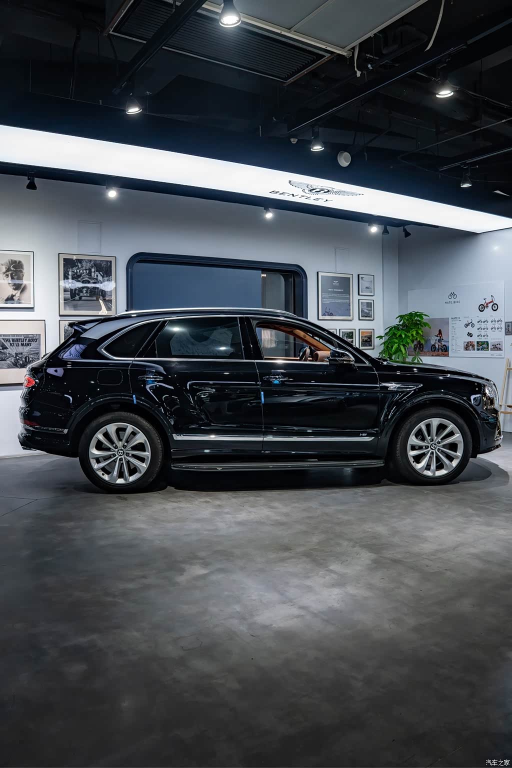 2021 Bentley Bentayga 4.0T V8, фото 4, лот 11180945