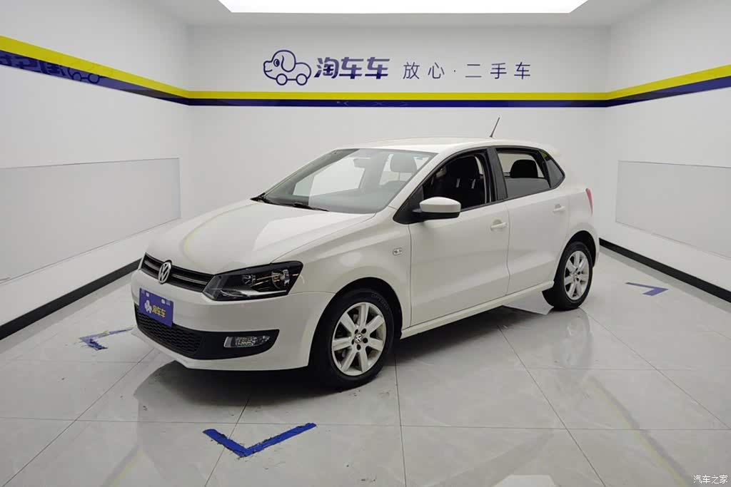 2013 Volkswagen Polo 1.6L Automatic Comfort Edition, фото 1, лот 11225043