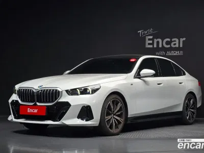 2025 BMW 5-Series 530i xDrive M Sport, фото 1, лот 10064427