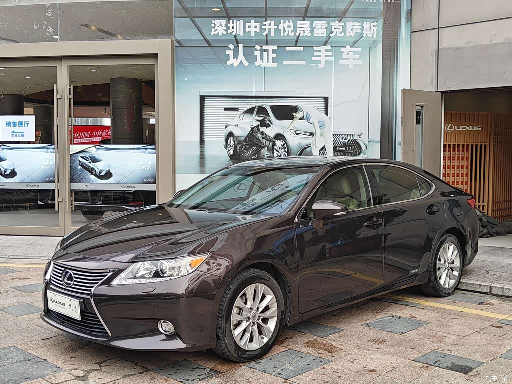 2014 Lexus ES 300h Comfort Edition, фото 1, лот 11225024