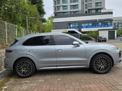 2022 Porsche Cayenne 3.0, фото 2, лот 10101907