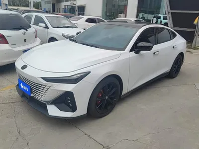 2022 Changan UNI-V 1.5T Premium Model, фото 1, лот 10386109