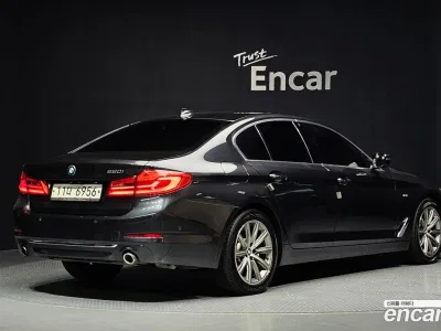 2018 BMW 5-Series 520i Luxury, фото 1, лот 10072381