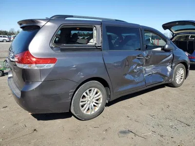 2011 TOYOTA SIENNA XLE, фото 3, лот 10558502
