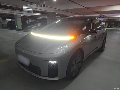 2025 Li Auto Li i8 Standard Edition, фото 2, лот 10821994