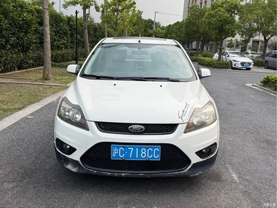 2013 Ford Focus Hatchback Classic 1.8L Manual Fashion, фото 2, лот 11211979
