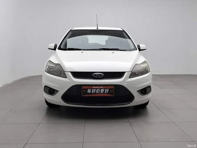 2013 Ford Focus Hatchback Classic 1.8L Automatic Base, фото 3, лот 10279491