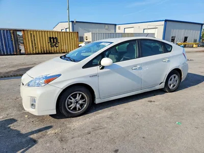 2011 TOYOTA PRIUS TWO, фото 1, лот 10540421