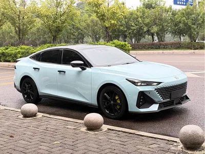 2022 Changan UNI-V 1.5T Premium Model, фото 1, лот 11247552