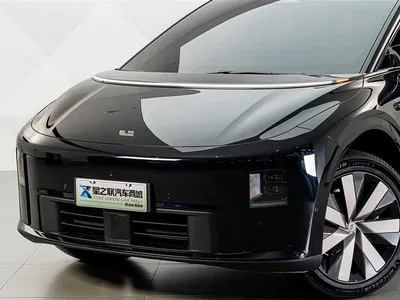 2025 Li Auto i6 2WD Base Model, фото 2, лот 10445305