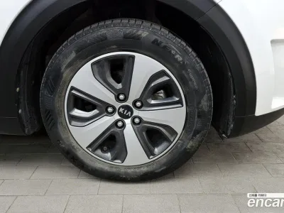 2017 Kia Niro Prestige, фото 4, лот 10081590