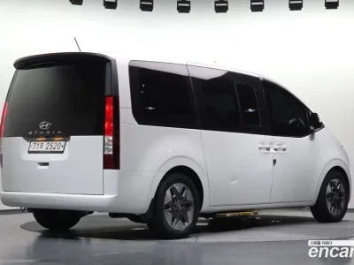 2022 Hyundai Staria Tourer 11-Seater, фото 2, лот 10144758