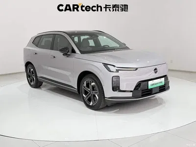 2025 Volvo XC70 Plug-in Hybrid Standard, фото 2, лот 10364093