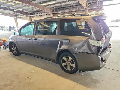 2014 TOYOTA SIENNA LE, фото 2, лот 10505769