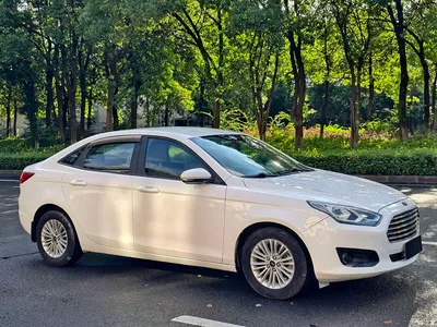 2015 Ford Escort 1.5L Manual Comfort, фото 3, лот 10296926